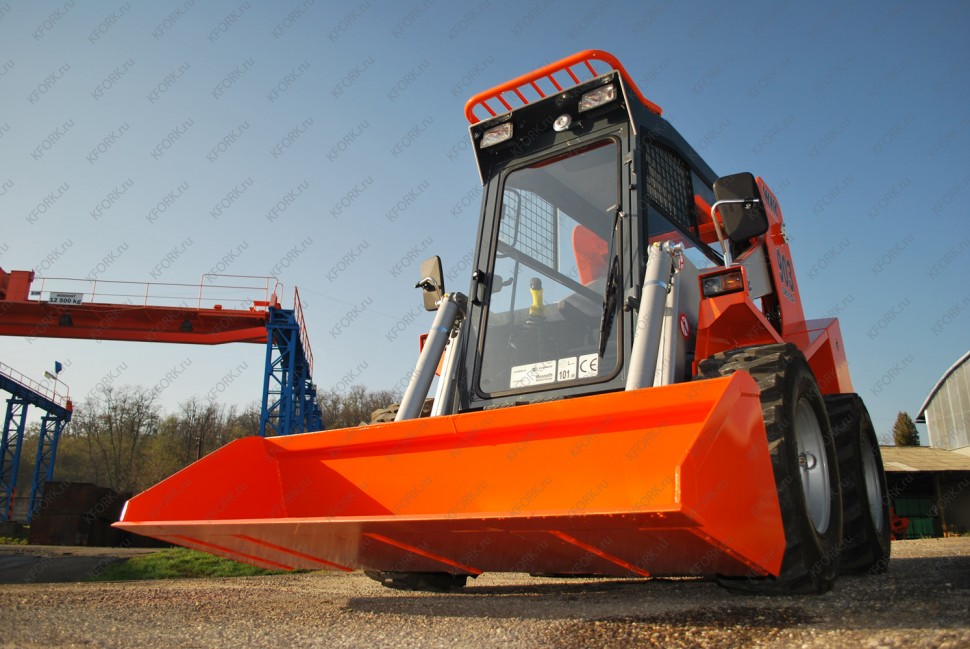 Мини-погрузчик LOCUST L903